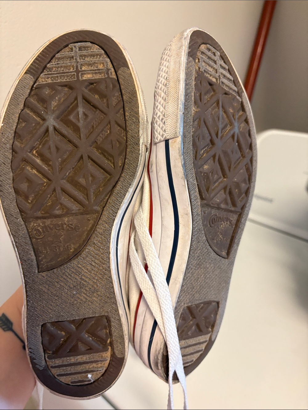 Converses - Picture 9 of 9